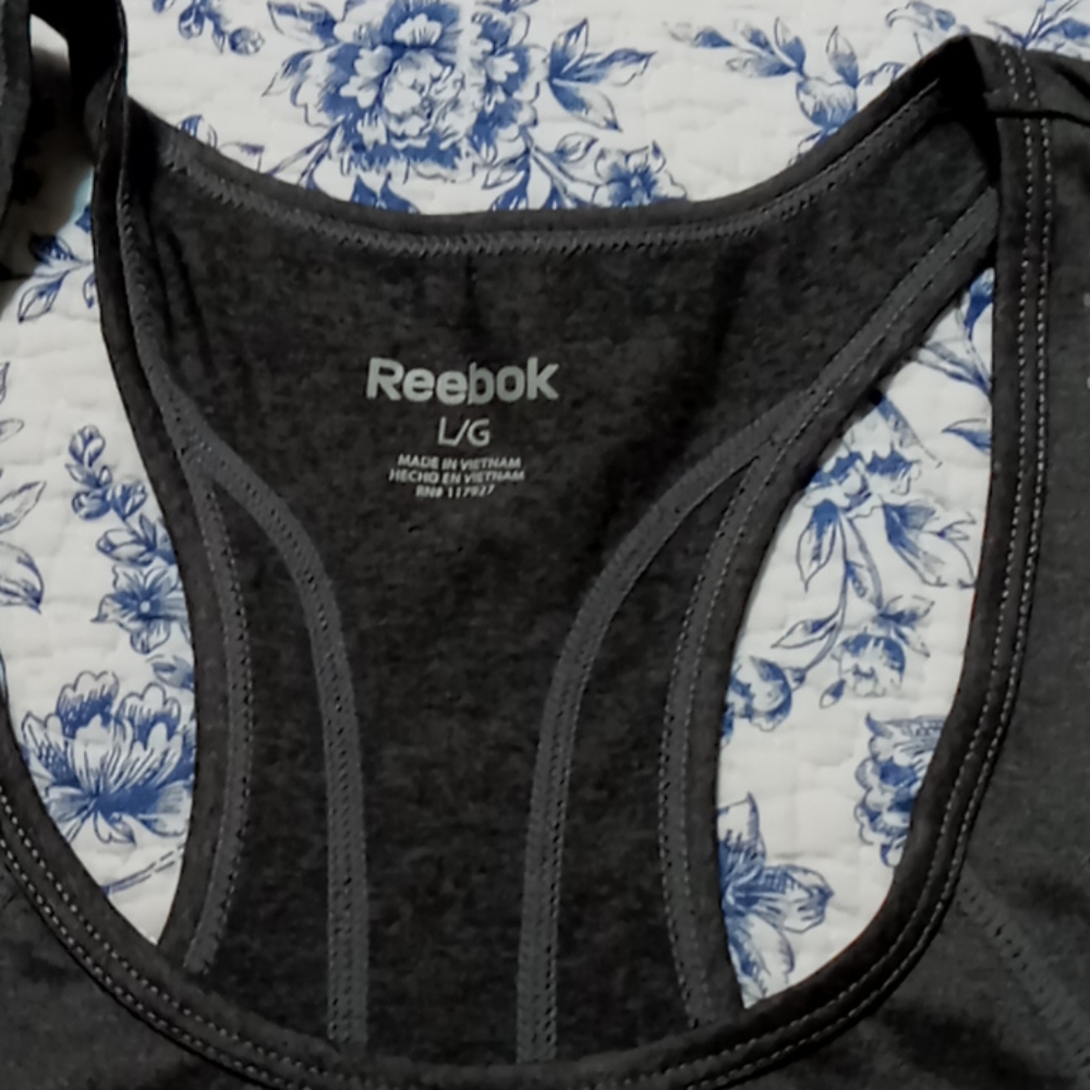 NWT Reebok large  workout top - Picture 4 of 4
